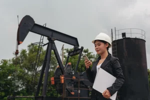 Inovasi Teknik Enhanced Oil Recovery (EOR) dalam Menghadapi Penurunan Produksi Minyak
